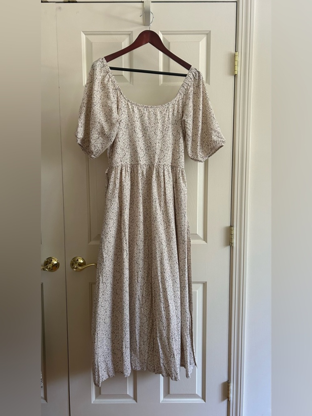 Little Cottonwood Floral Puff-Sleeve Maxi Dress in Cream